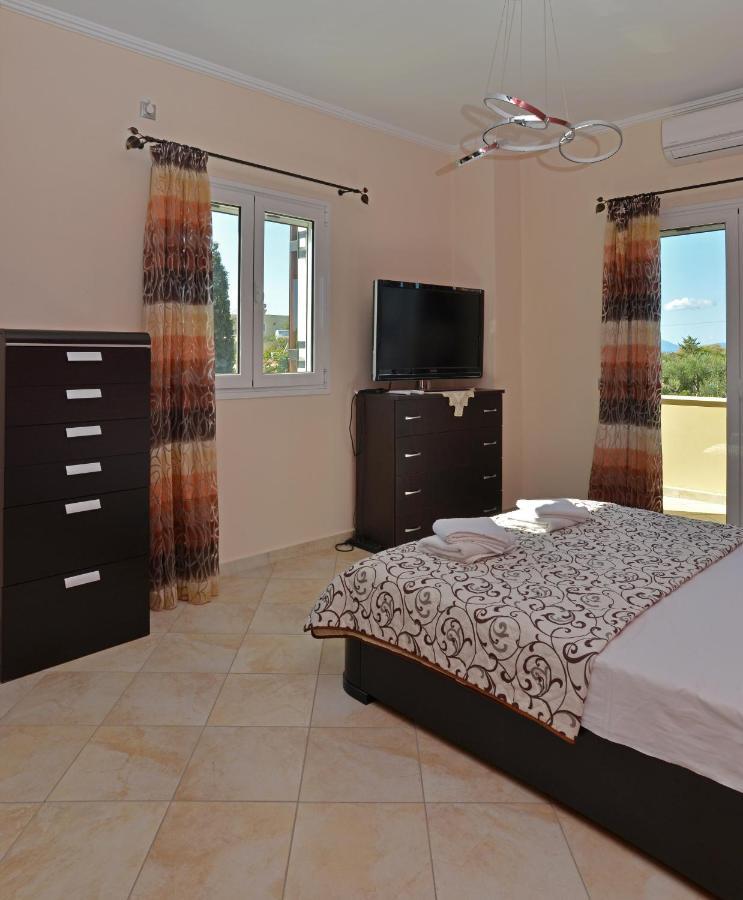 Villa Konstantinos 6 Bedrooms Aegina Esterno foto